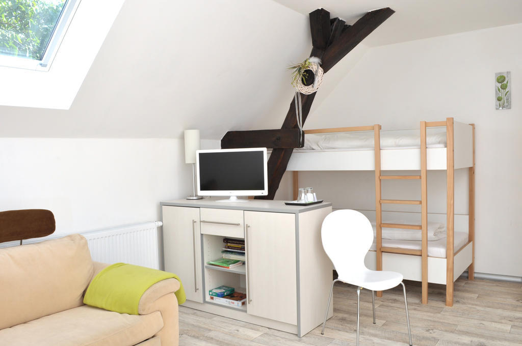 Gutshof Zum Adlernest Hotell Arnsnesta Rum bild