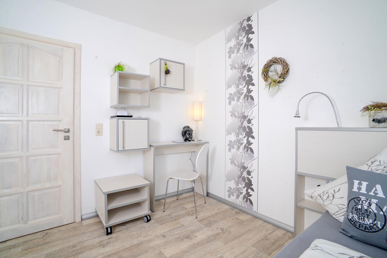 Gutshof Zum Adlernest Hotell Arnsnesta Exteriör bild